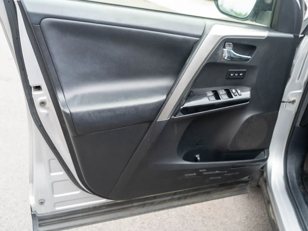 Used 2016 Silver Toyota Limited image 25