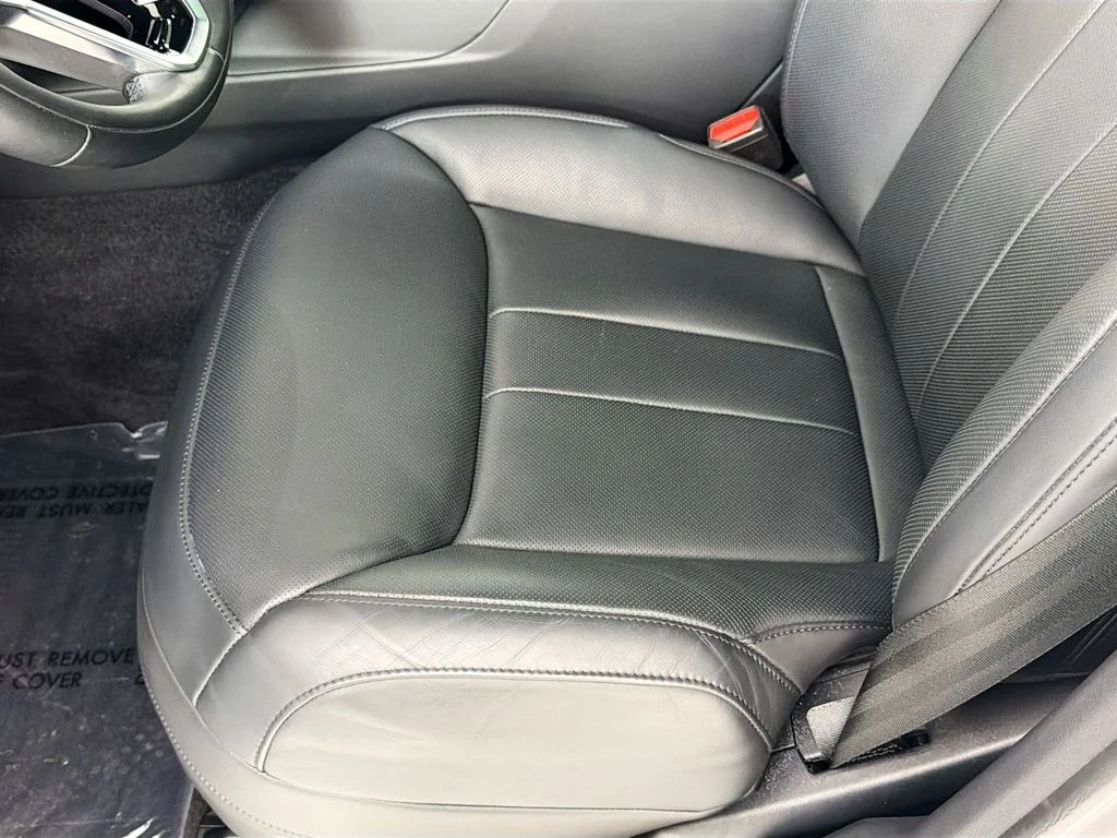 Certified Used 2025 White Land Rover SE image 20