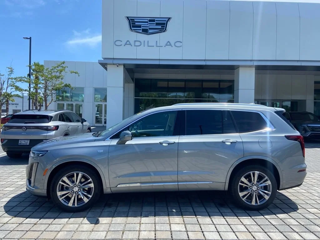 2025 Cadillac XT6 Premium Luxury Auto 4WD's photo