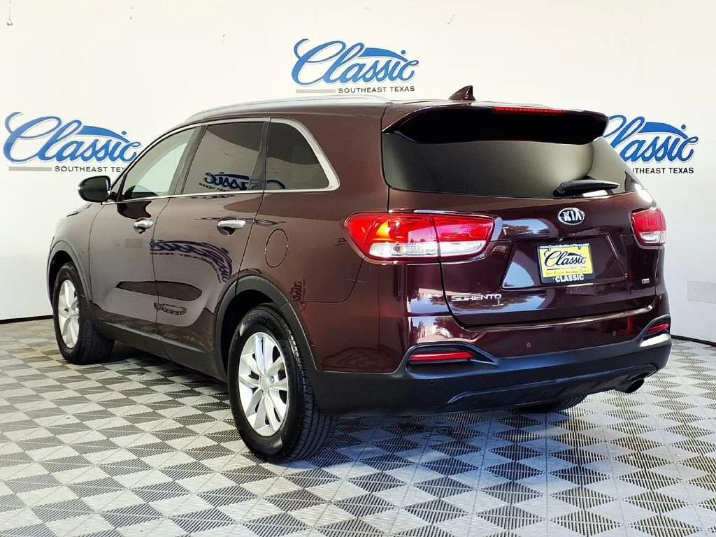 Used 2017 Purple Kia LX image 2
