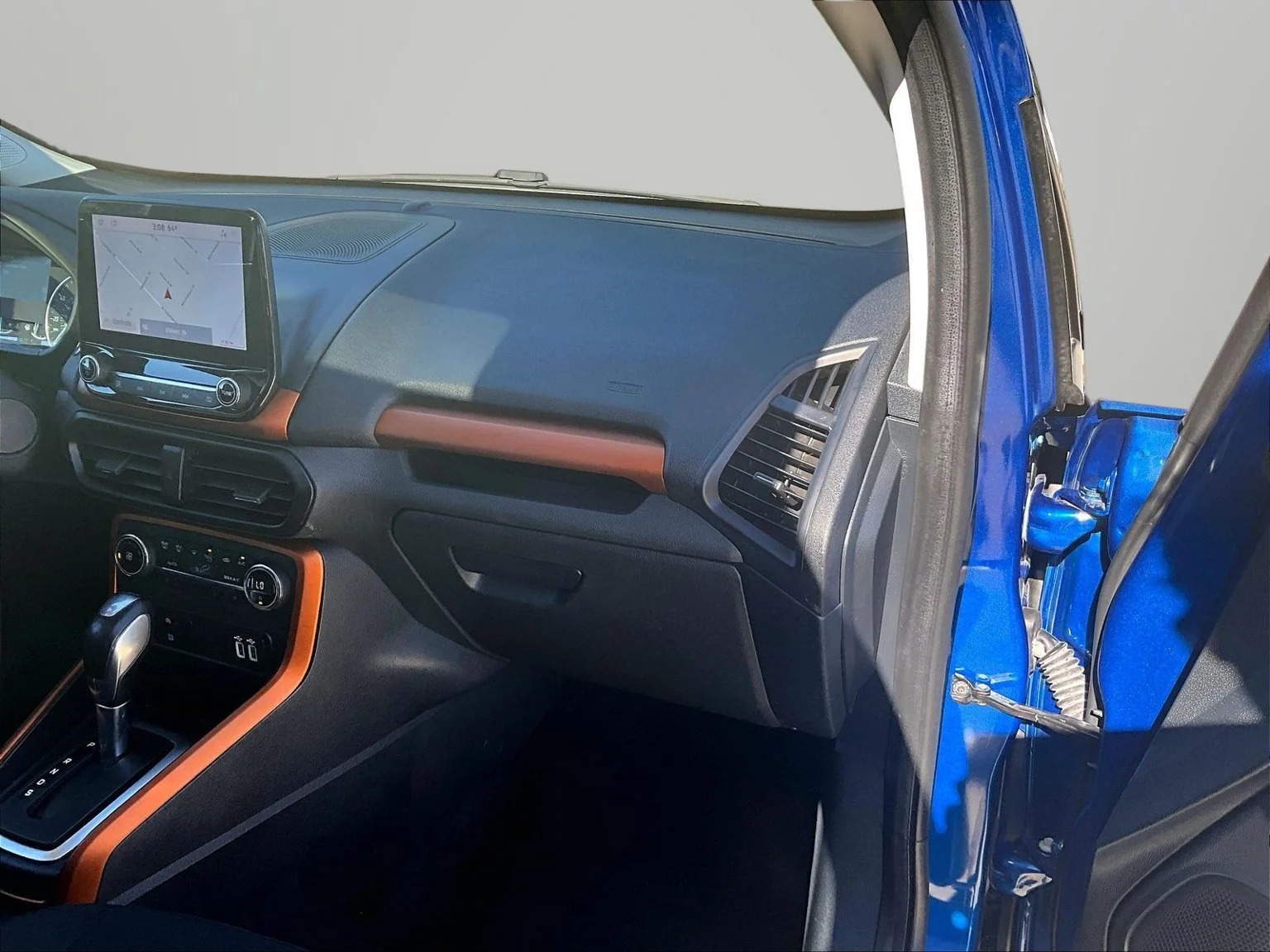 Used 2022 Blue Ford SE image 17