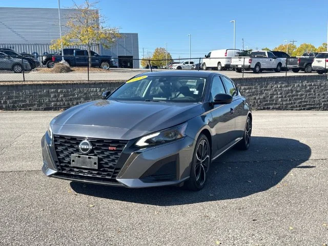 Used 2024 Gray Nissan 2.5 SR image 9