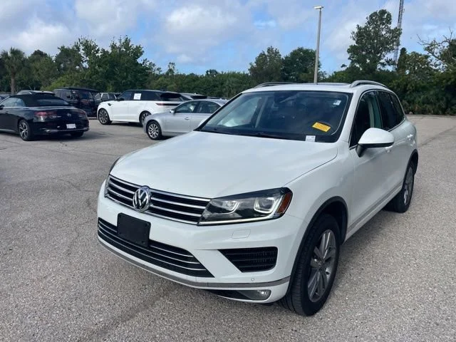 2016 Volkswagen Touareg TDI Lux's photo