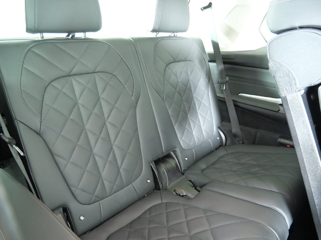 Certified Used 2025 Skyscraper Grey Metallic BMW xDrive40i image 34