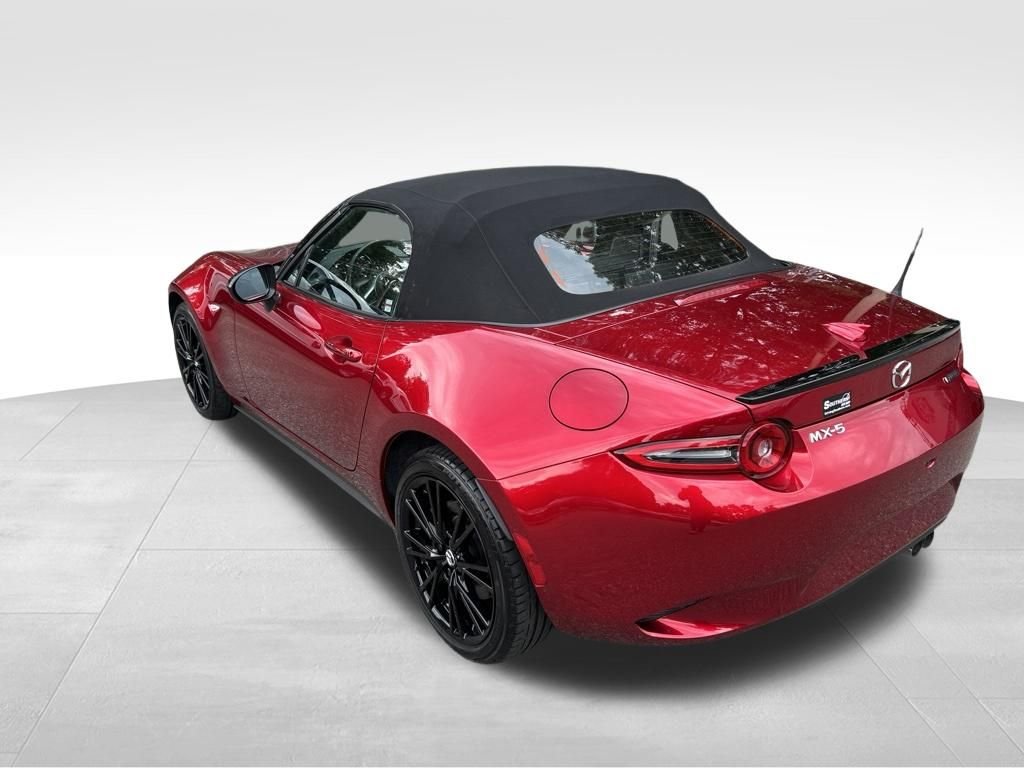 Used 2025 Red Mazda Club image 3