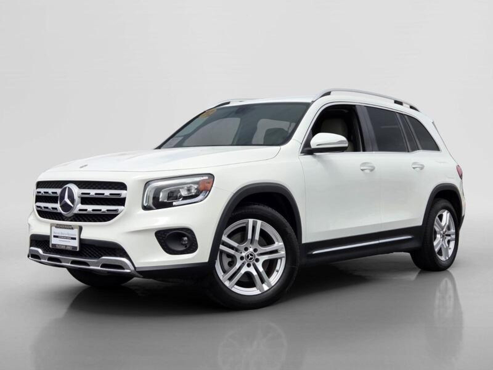 Certified Used 2022 Polar White Mercedes-Benz GLB 250 image 1