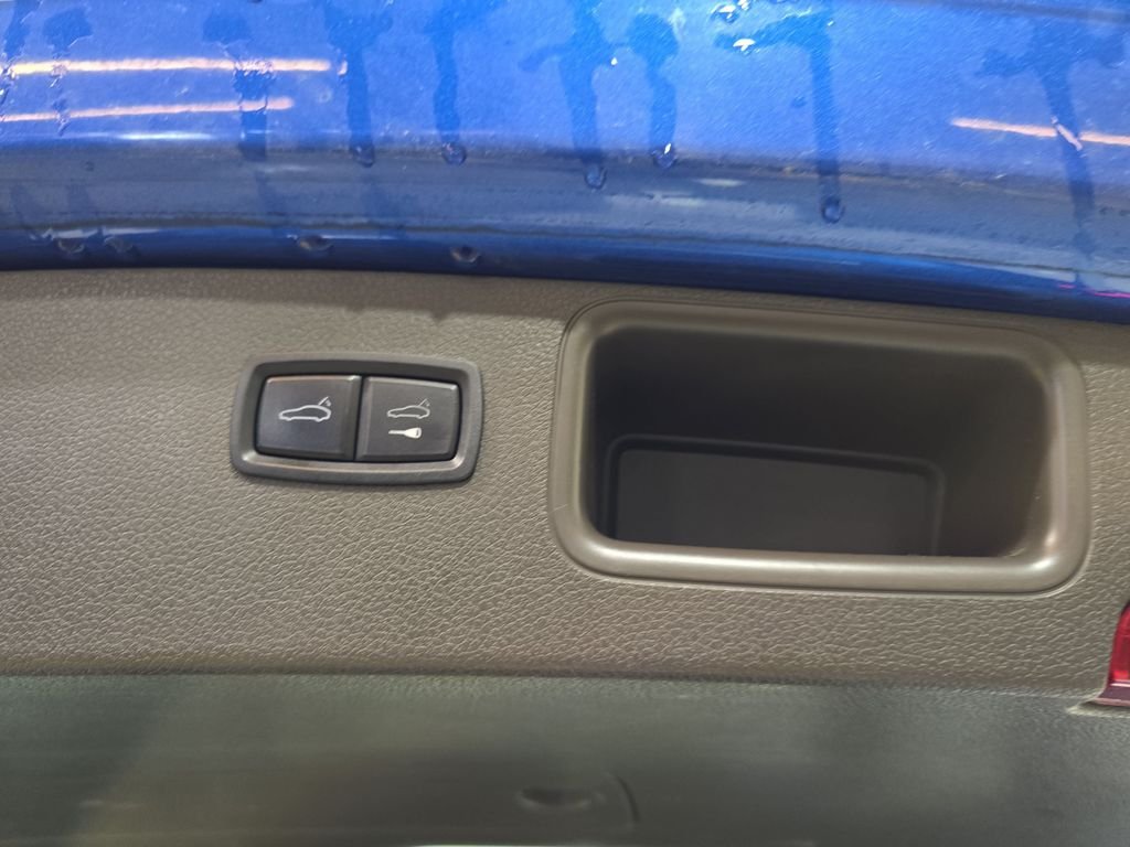Used 2017 Blue Porsche Base image 16