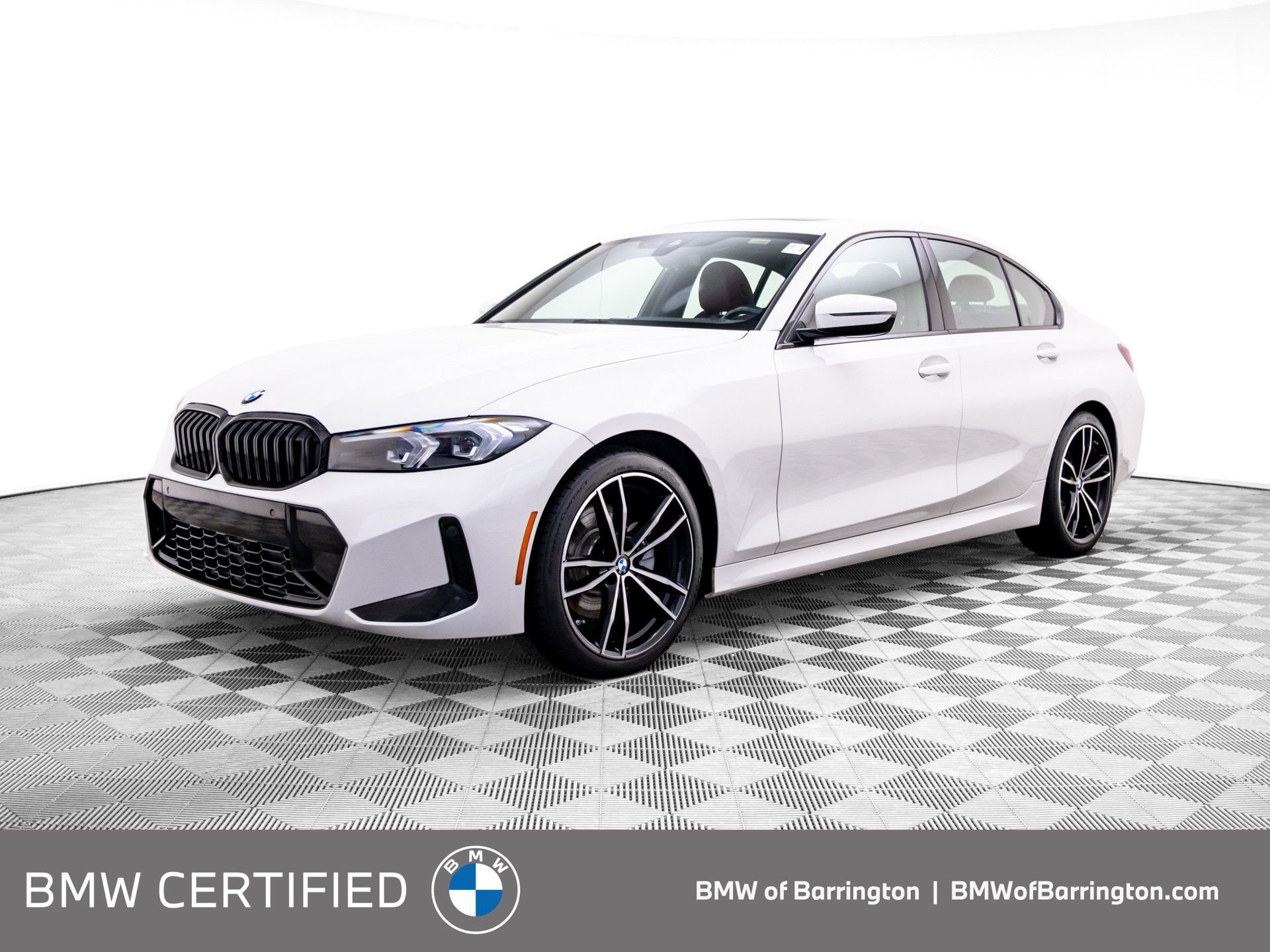 2023 BMW 3 Series 330i xDrive Sedan's photo
