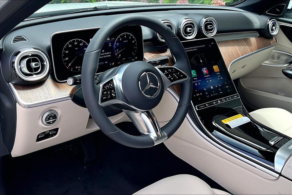 New 2026 MANUFAKTUR Moonlight White Metallic Mercedes-Benz C 300 image 6