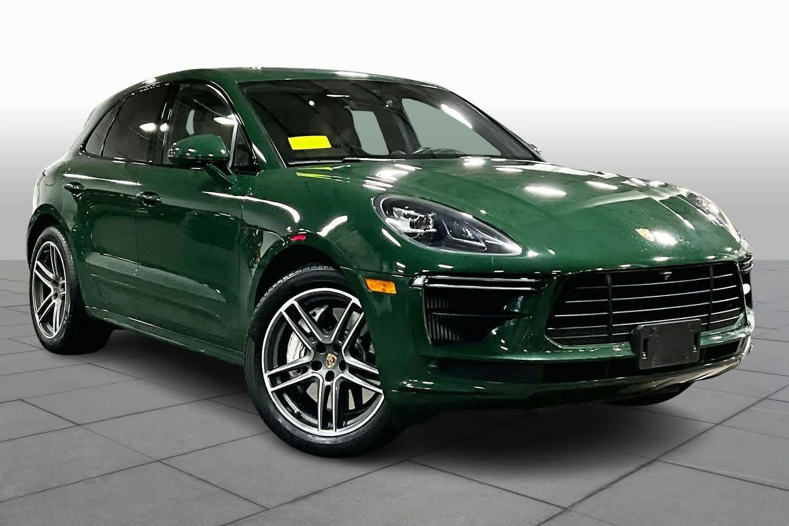 Used 2020 Mamba Green Metallic Porsche Turbo image 3