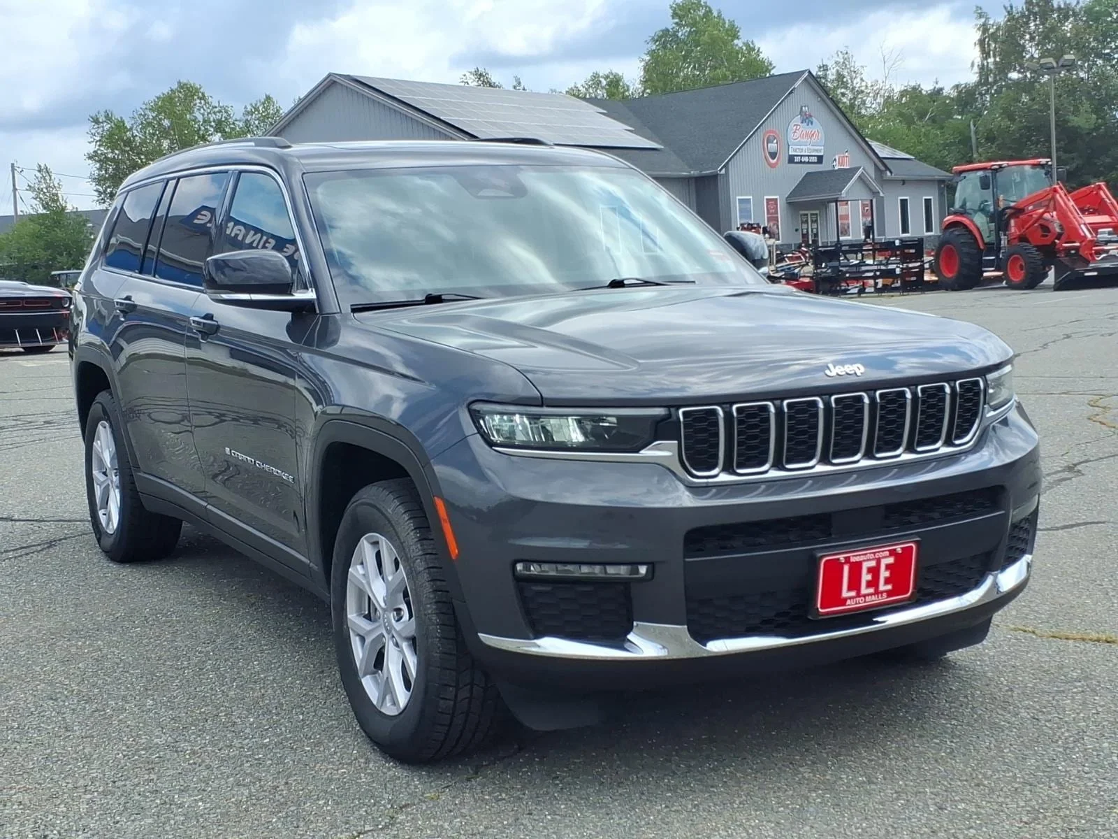 Used 2022 Gray Metallic Jeep Limited image 3