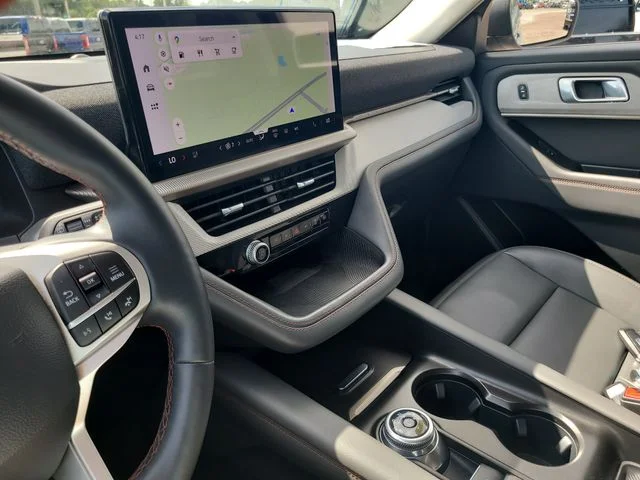 Used 2025 Silver Ford Active image 24