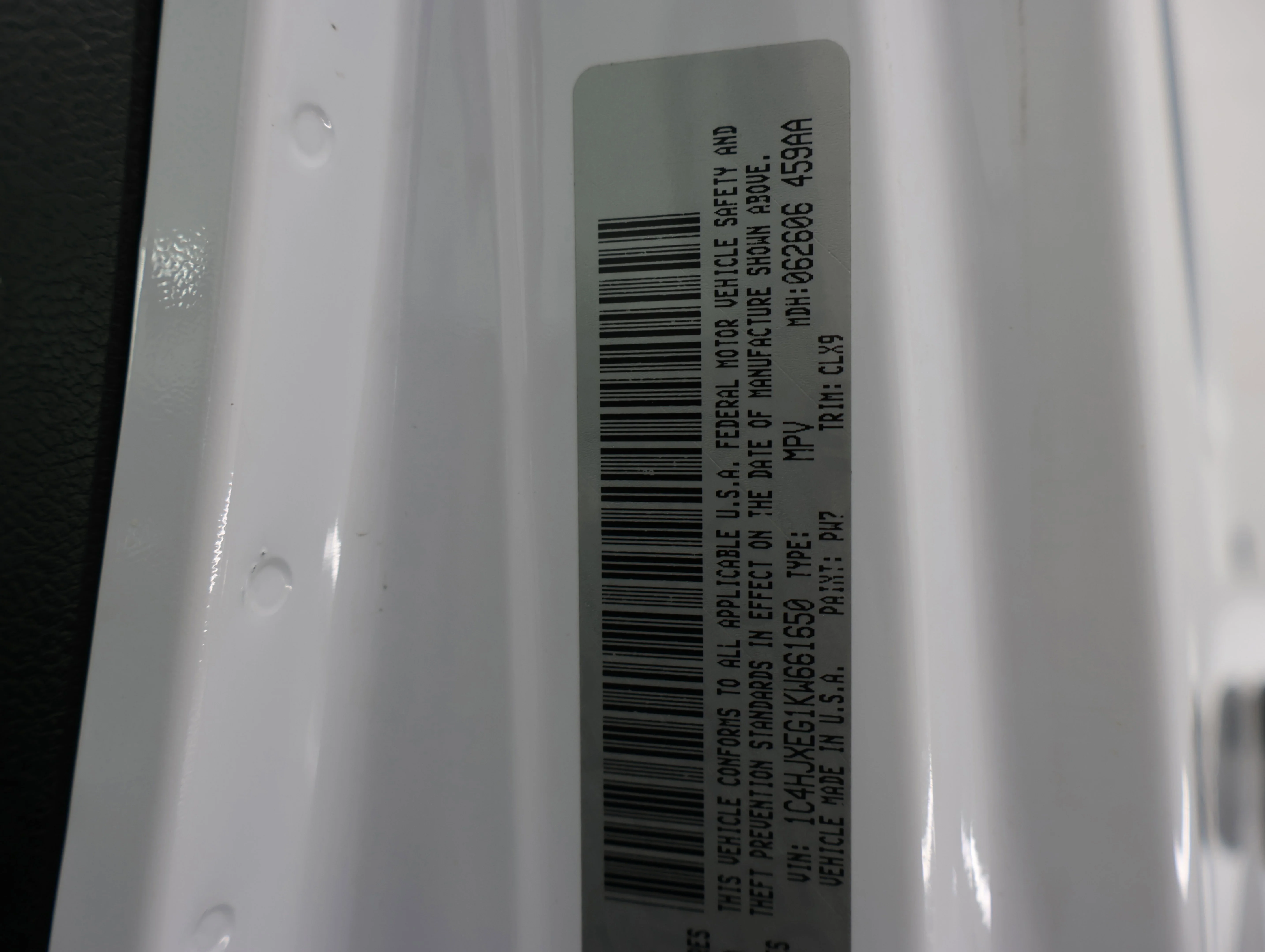 Used 2019 Bright White Clearcoat Jeep Unlimited Sahara image 59