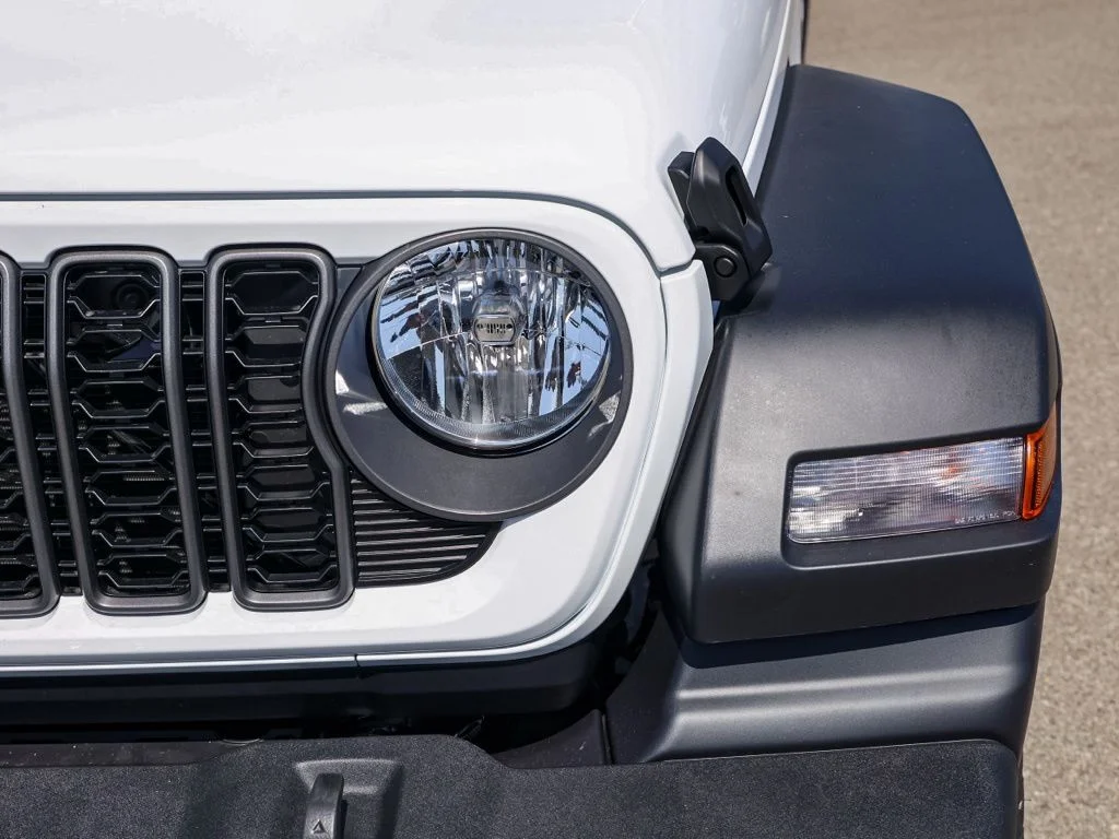 New 2026 Bright White Clear-Coat Exterior Paint Jeep Sport image 10