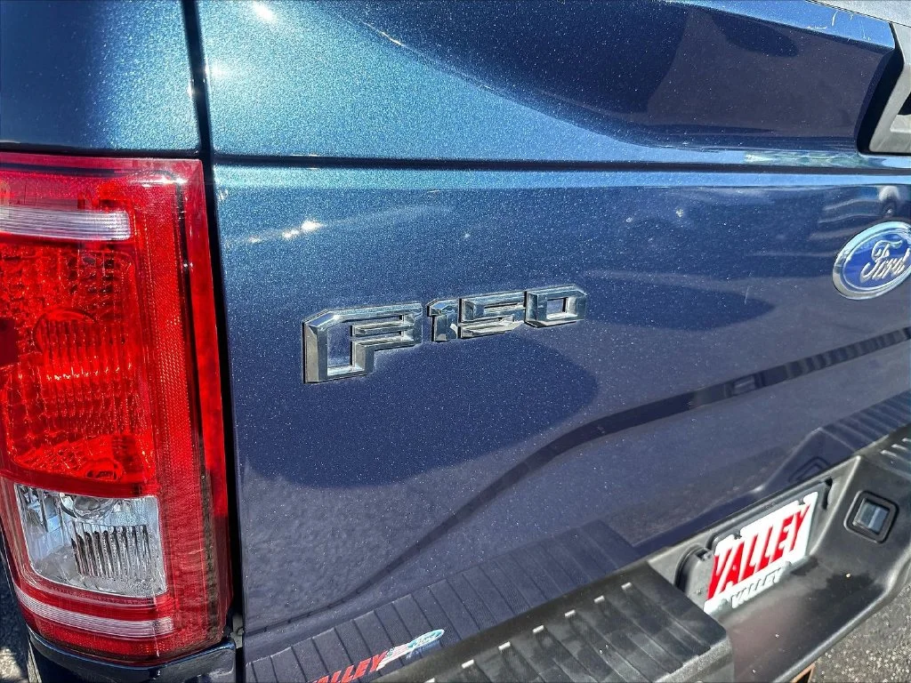 Used 2016 Blue Jeans Metallic Ford XLT image 29