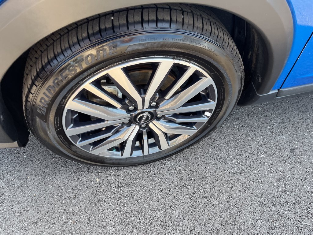 Used 2024 Blue Nissan SV image 9
