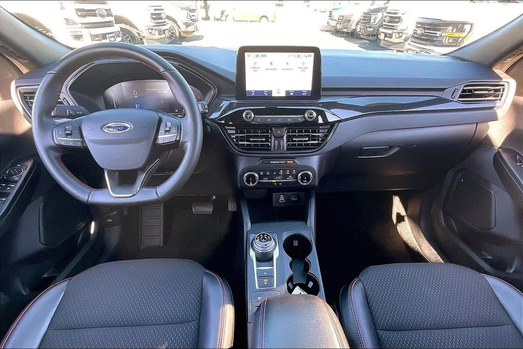 Used 2025 Gray Ford ST-Line image 14