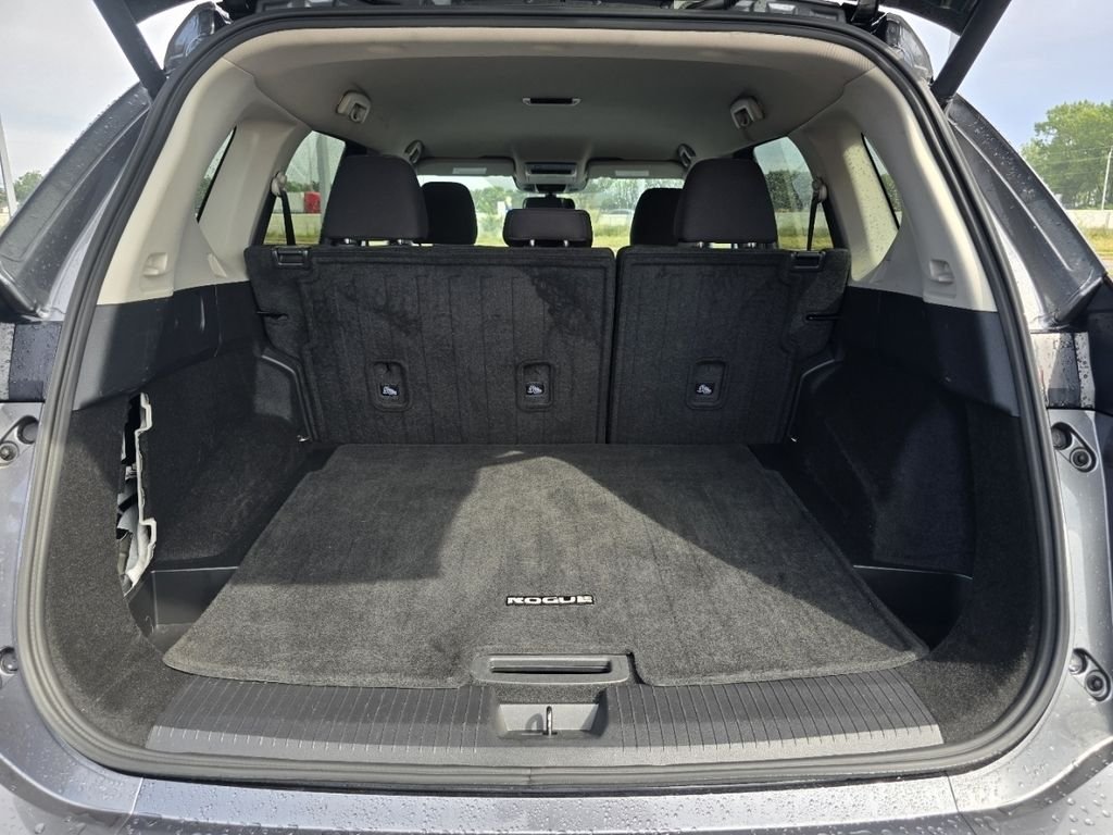2024 Nissan Rogue SV - Photo 17