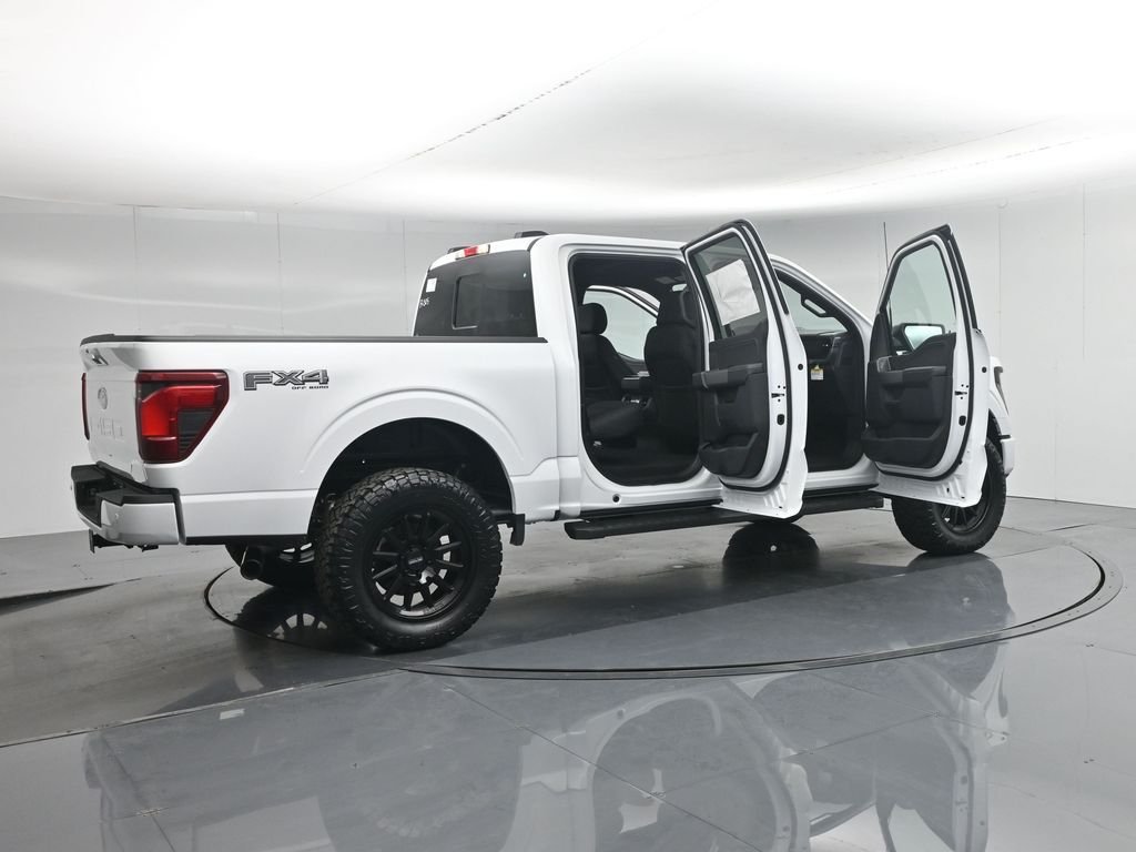 New 2026 Oxford White Ford XLT image 5