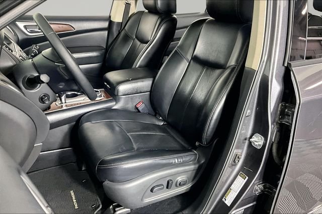 Used 2017 Gray Nissan Platinum image 19