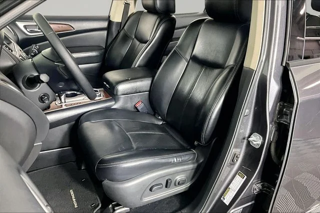 Used 2017 Gray Nissan Platinum image 19
