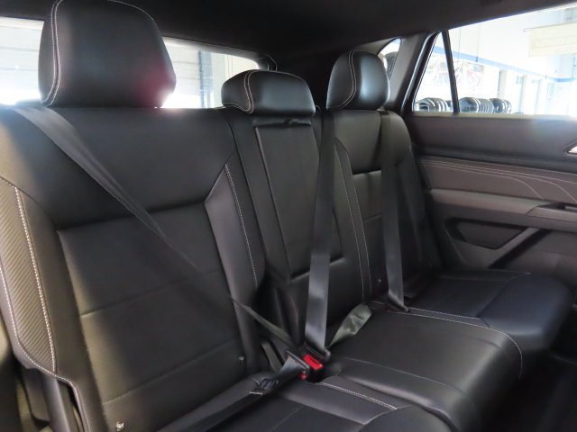 Used 2021 Blue Volkswagen 3.6L V6 SE w/Technology R-Line image 32