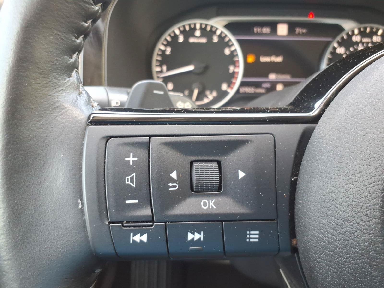 Used 2022 Deep Ocean Blue Pearl Nissan SL image 15