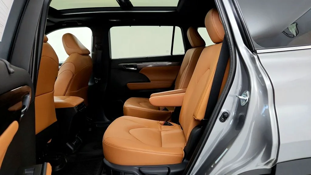 2026 Toyota Highlander Platinum - Photo 22