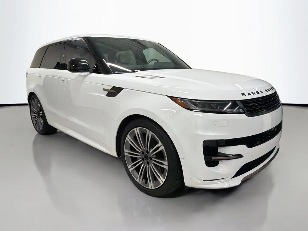 Used 2026 White Land Rover Dynamic SE image 7