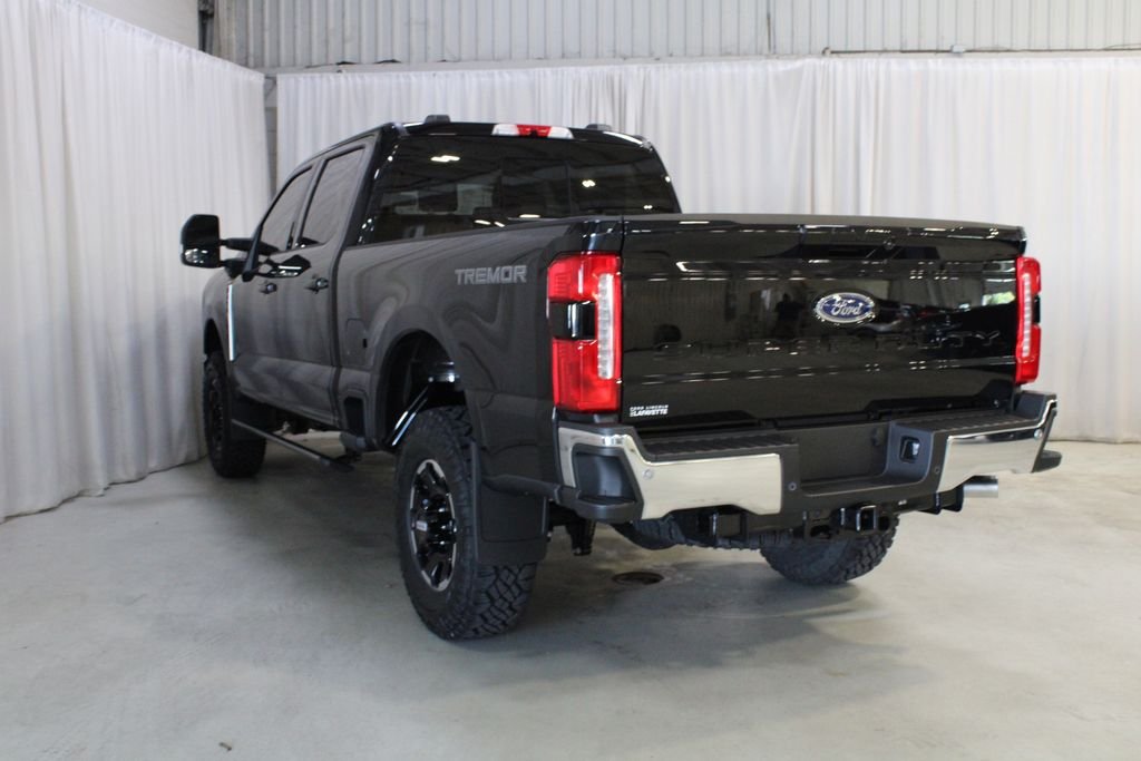 New 2026 Agate Black Metallic Ford  image 24