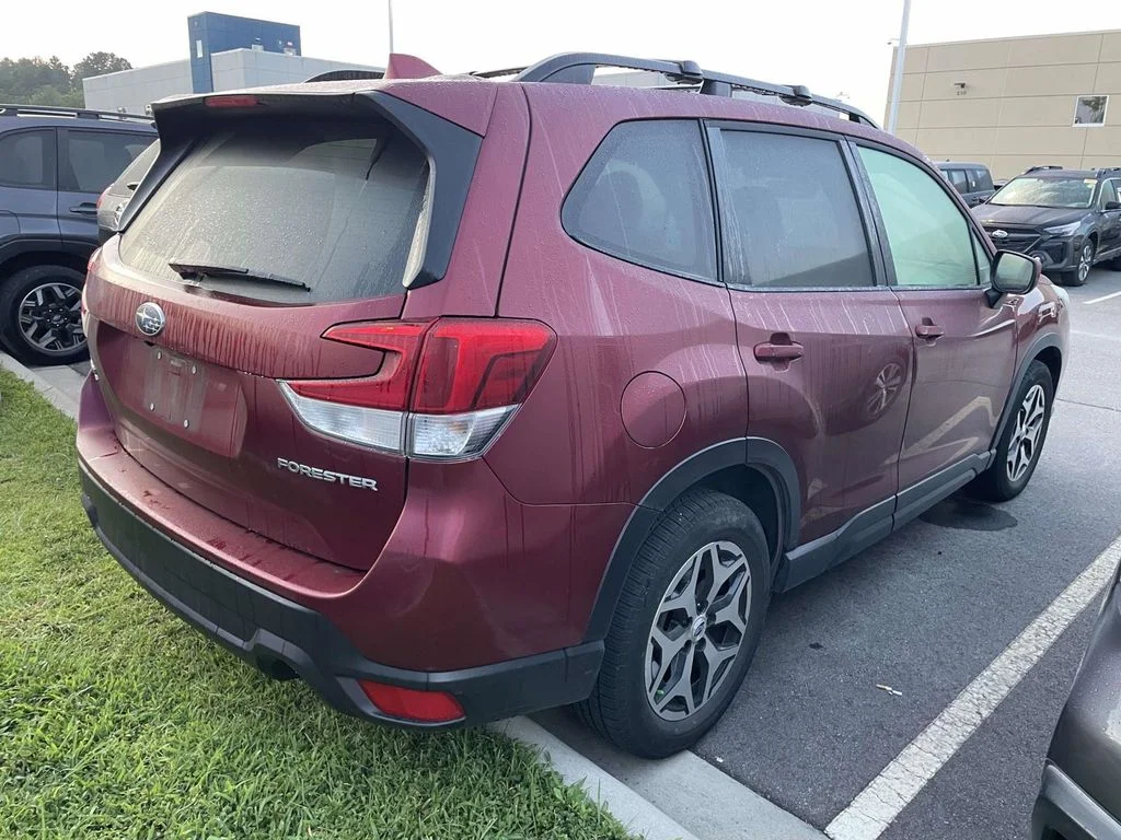 Used 2021 Crimson Red Pearl Subaru Premium image 4