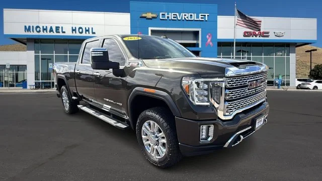 Used 2022 FOREST METALLIC GMC Denali image 1