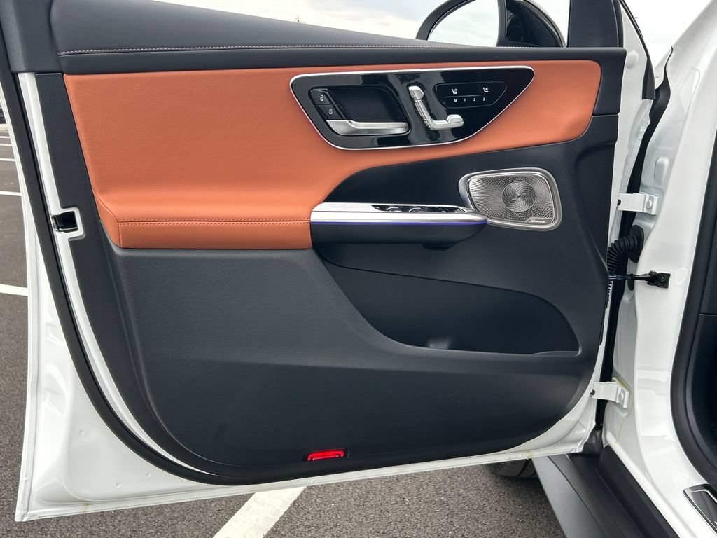 New 2027 Polar White Mercedes-Benz GLC 300 image 45