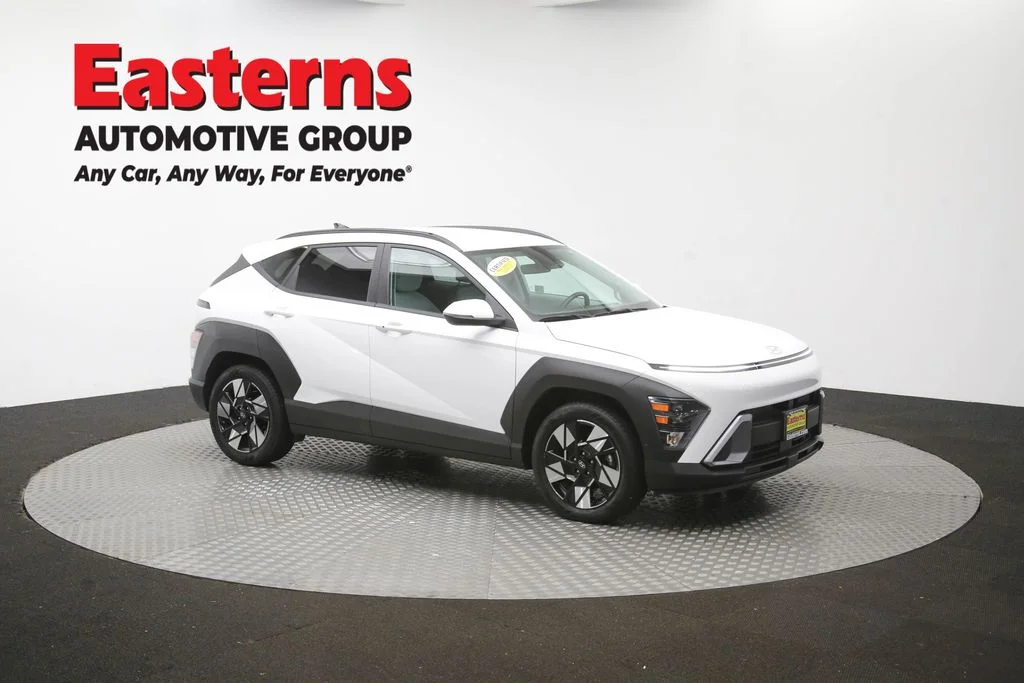 Used 2024 White Hyundai SEL image 47