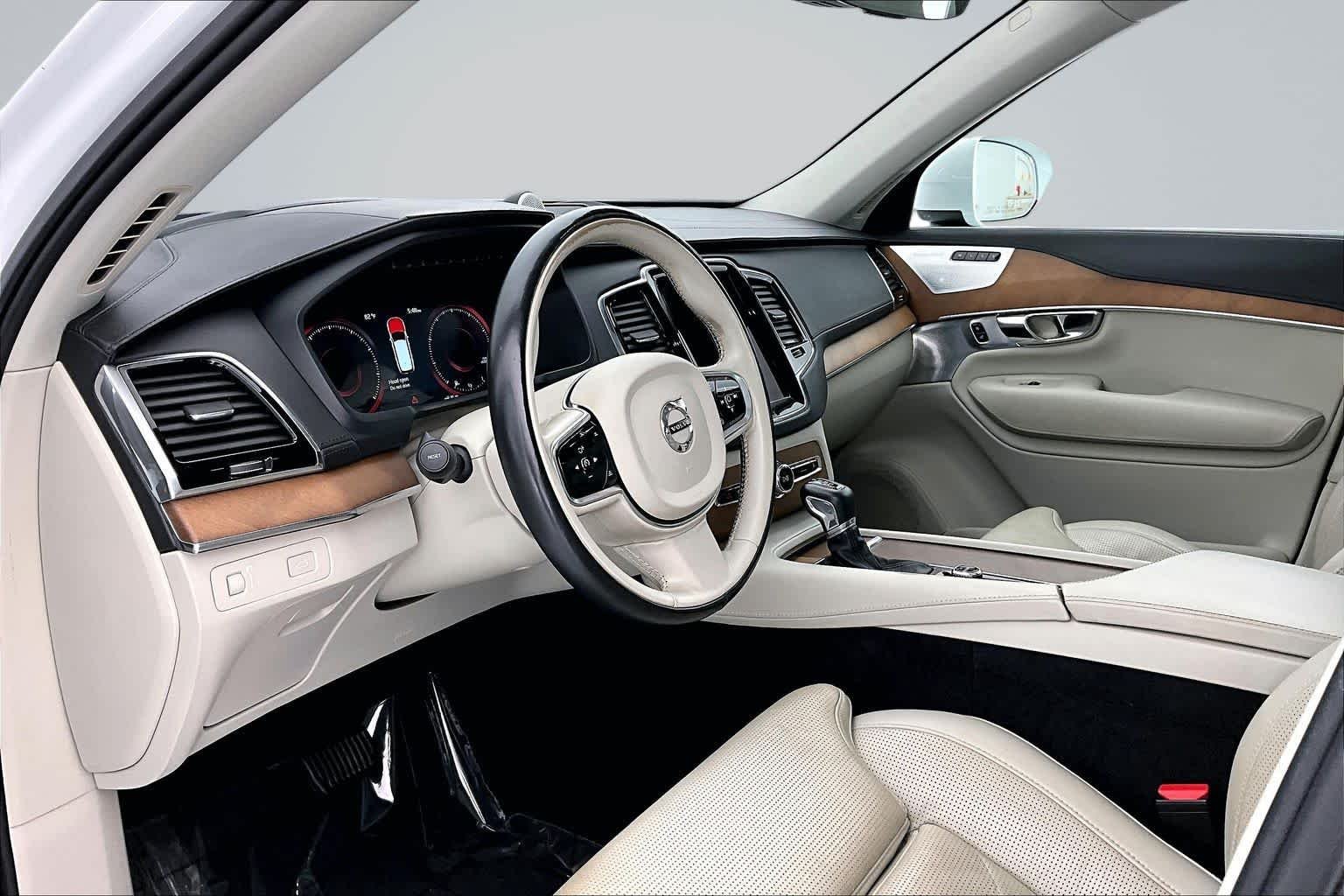 Used 2016 Volvo XC90 Inscription with VIN YV4A22PL1G1062597 for sale in Des Moines, IA
