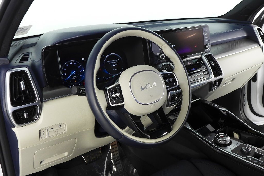 Used 2023 Snow White Pearl Kia SX Prestige image 30