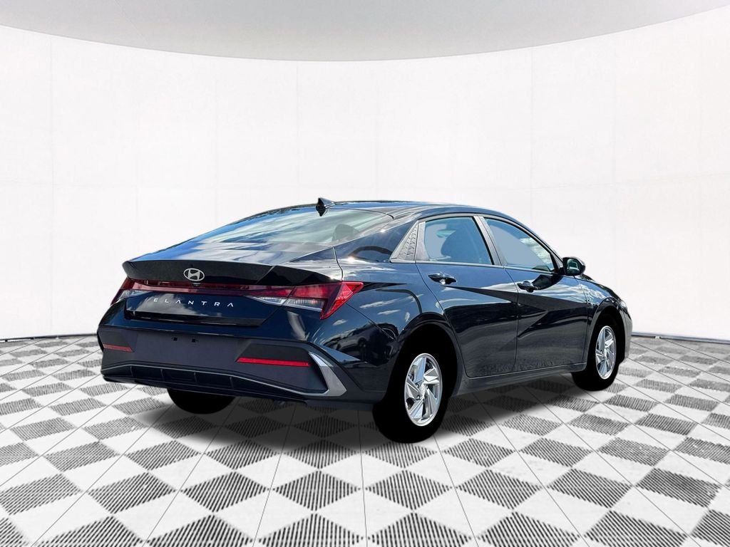 New 2026 Black Hyundai SE image 11