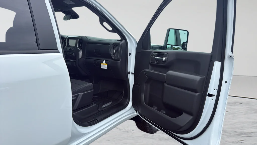 New 2026 Summit White Chevrolet Custom image 23