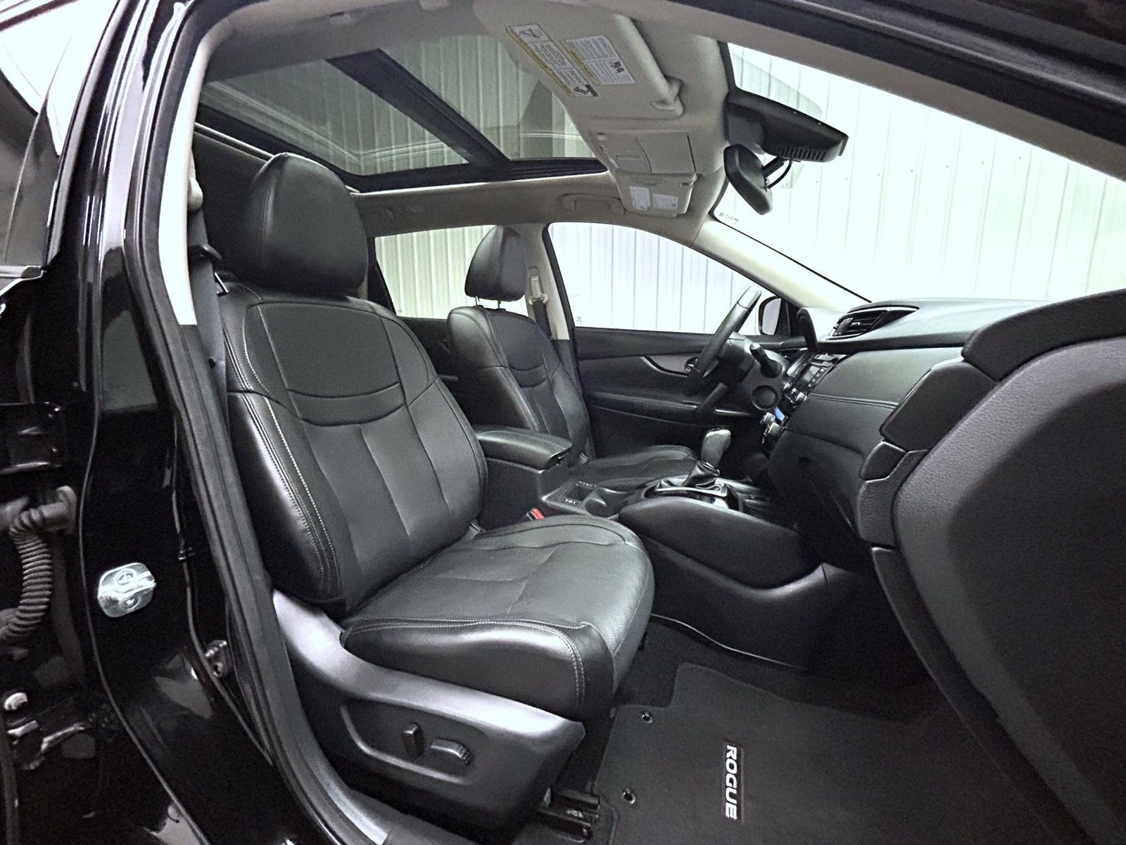 Used 2019 Black Nissan SL image 15