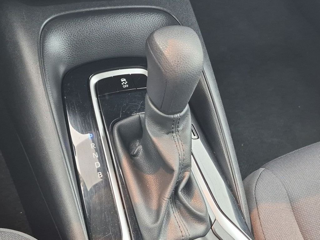 Used 2024 Ice Toyota LE image 16