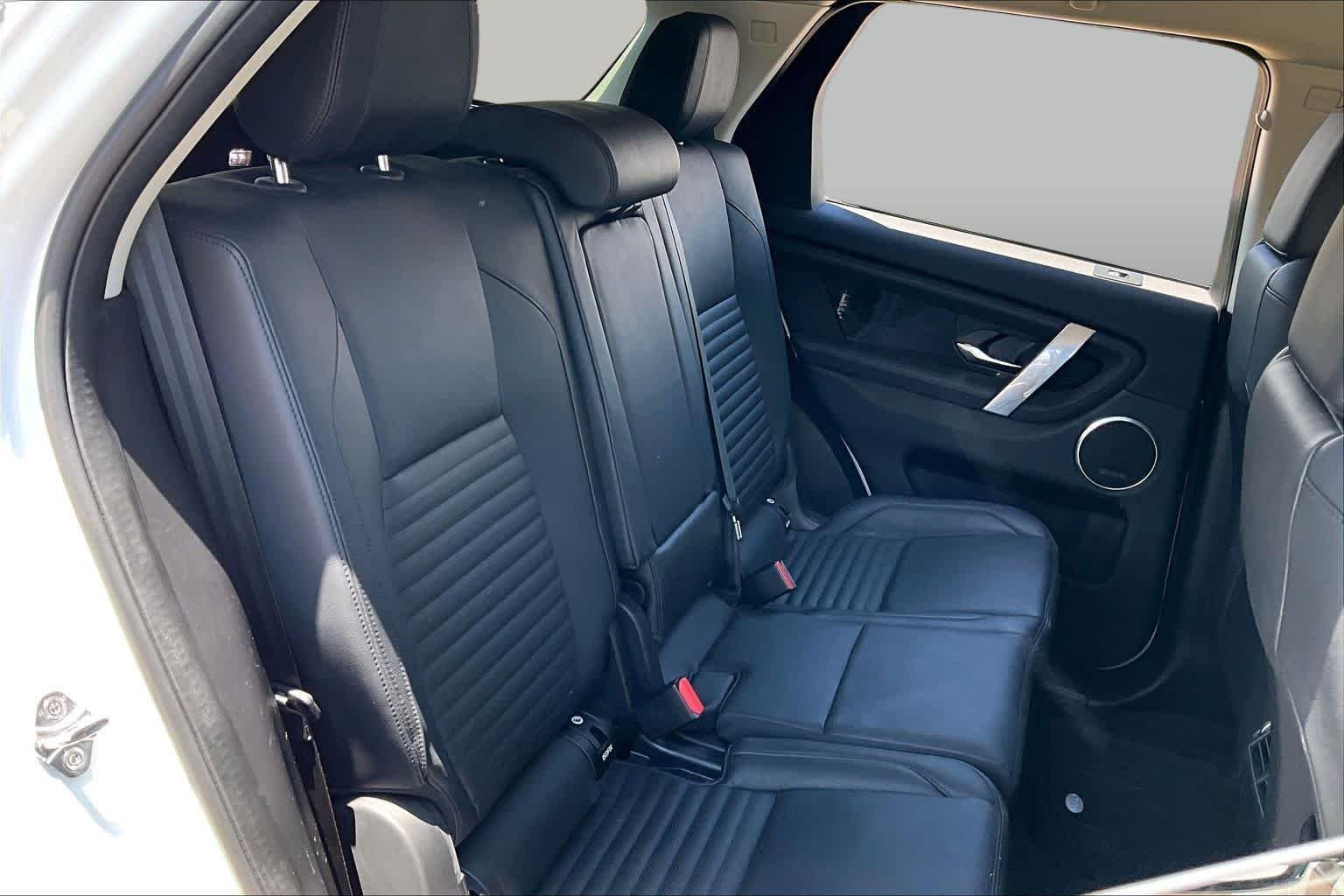 Used 2022 Fuji White Land Rover SE image 17