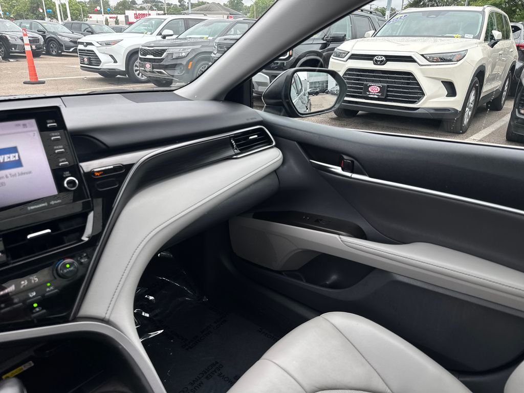 Used 2022 Black Toyota XLE image 27
