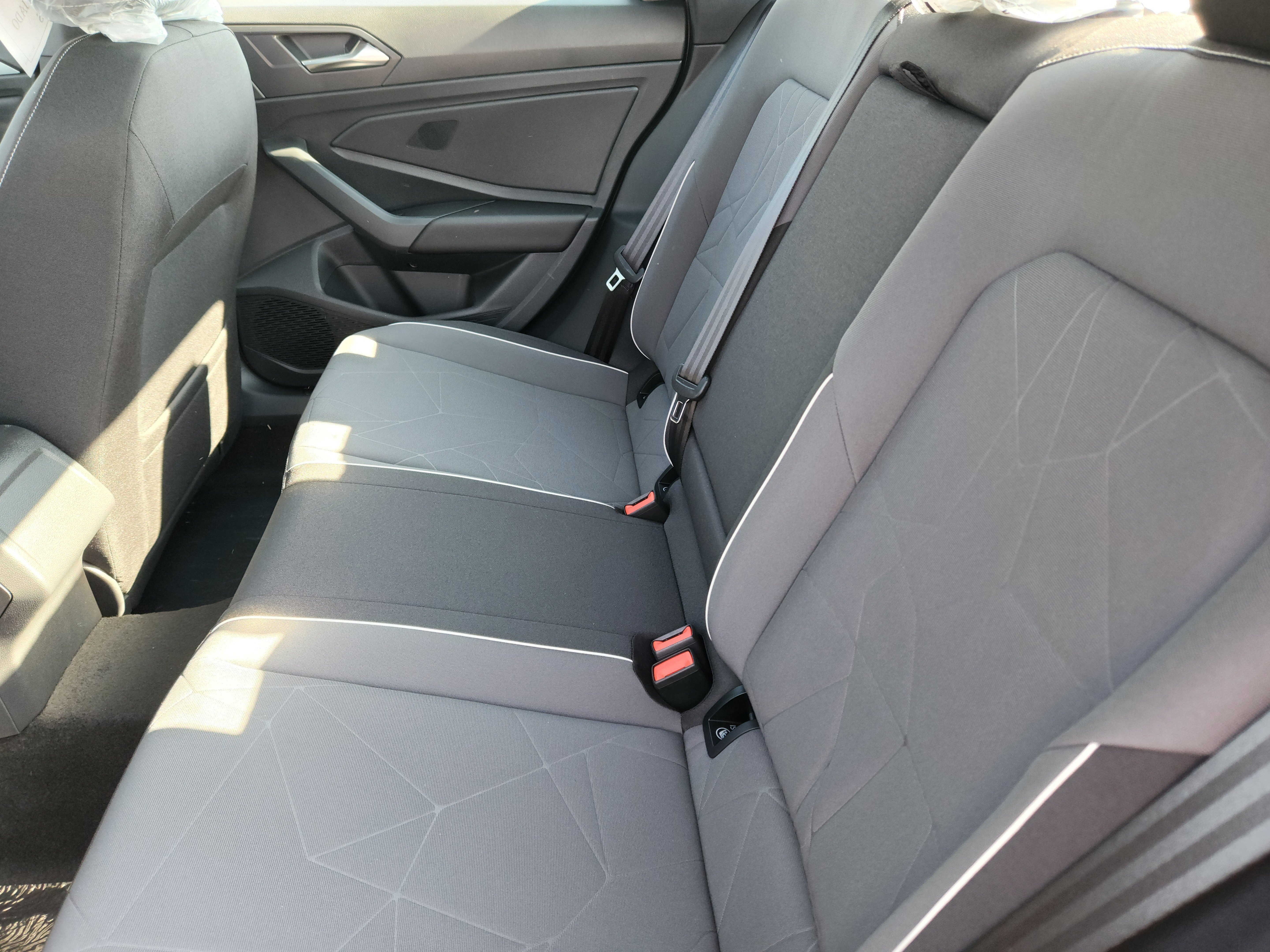 2025 Volkswagen Jetta Sport - Photo 11