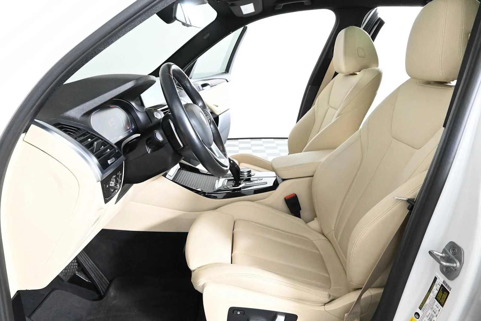 Used 2020 Mineral White Metallic BMW sDrive30i image 23