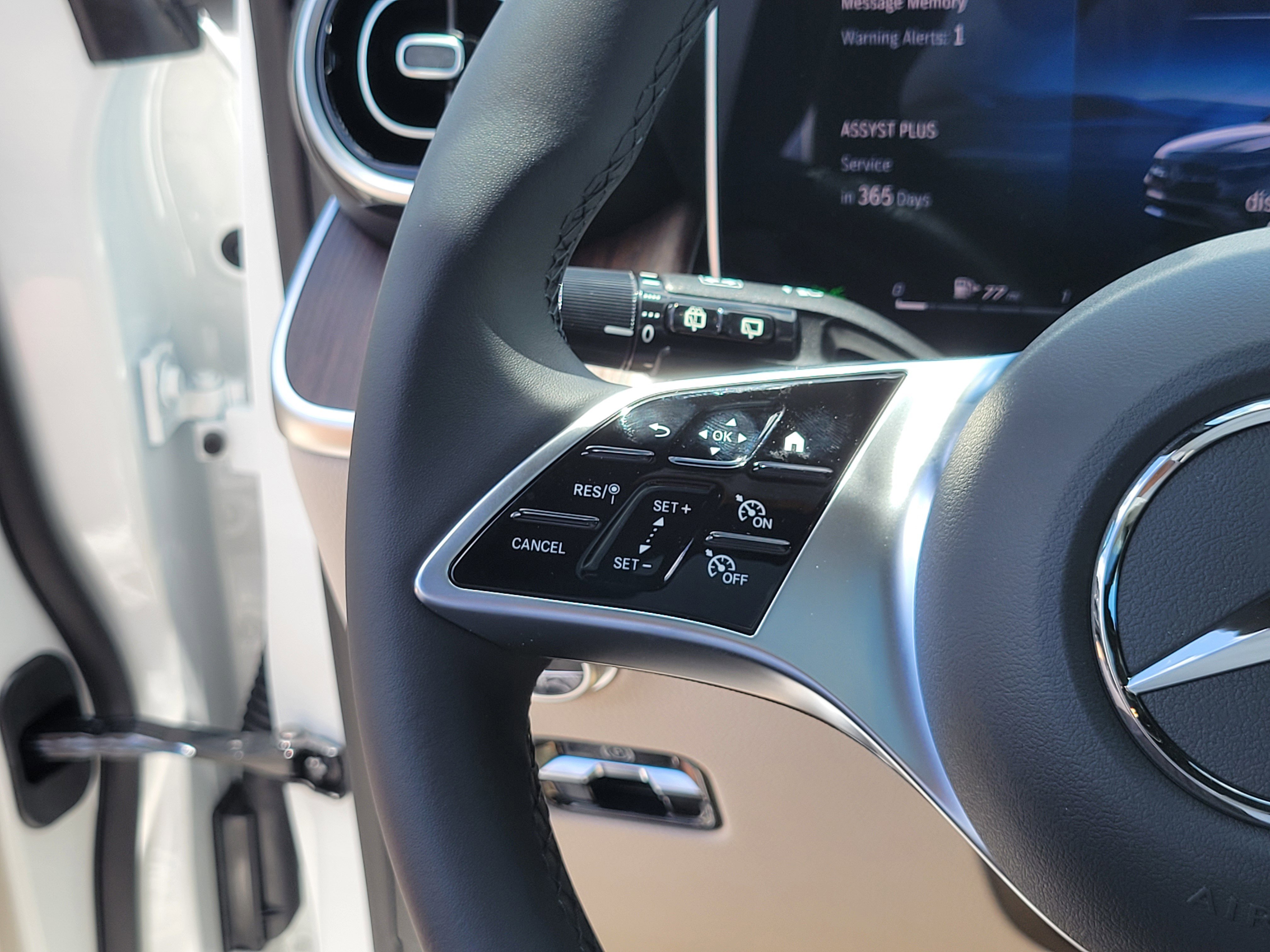 New 2026 Polar White Mercedes-Benz GLC 300 image 78