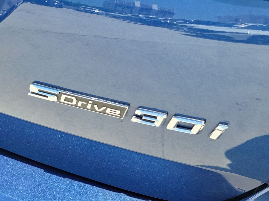 Used 2024 Blue BMW sDrive30i image 7