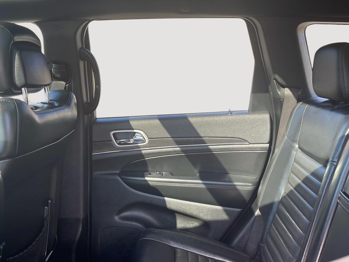 Used 2018 Diamond Black Crystal Pearlcoat Jeep Sterling Edition image 9