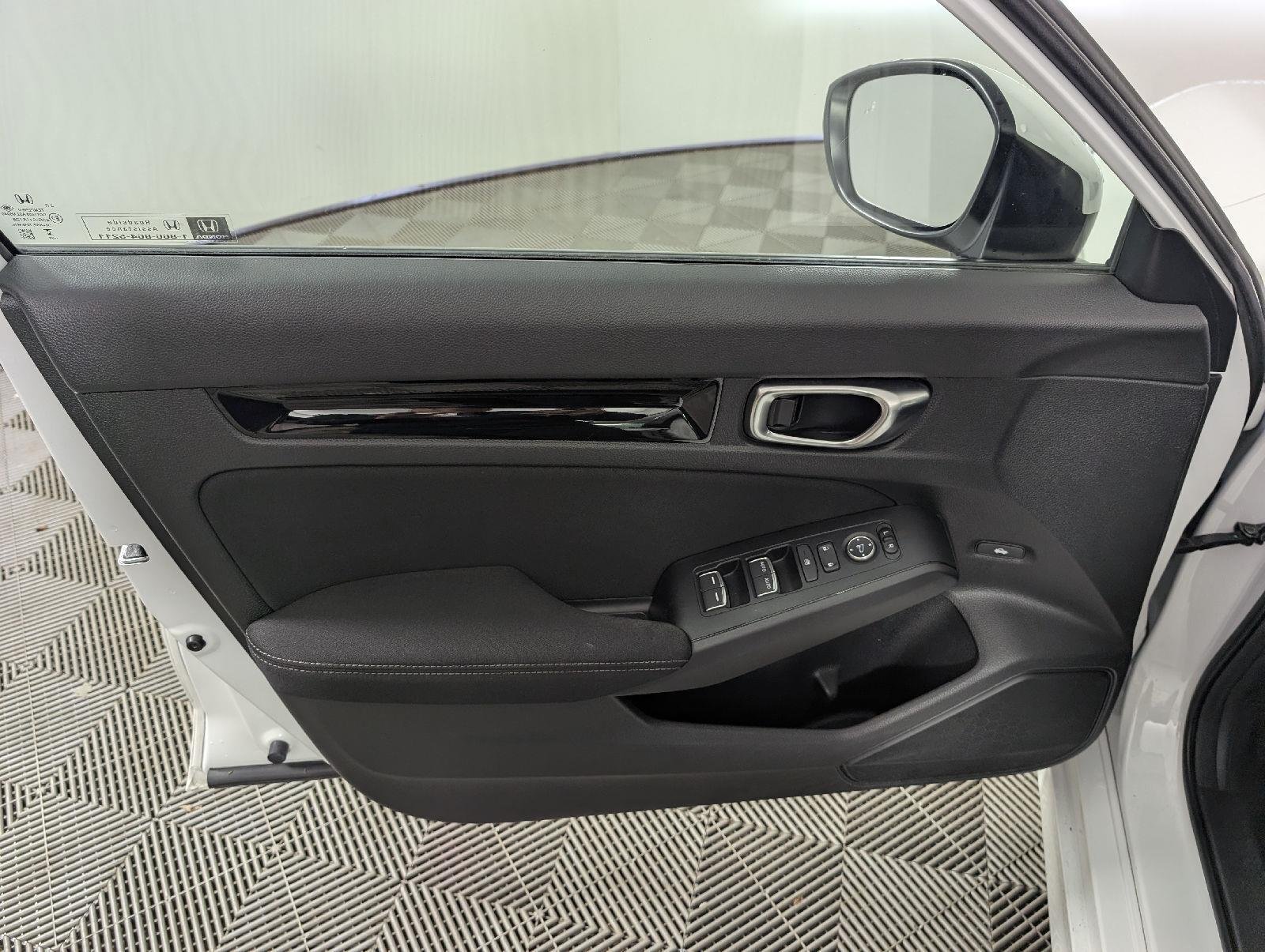 2024 Honda Civic EX - Photo 10
