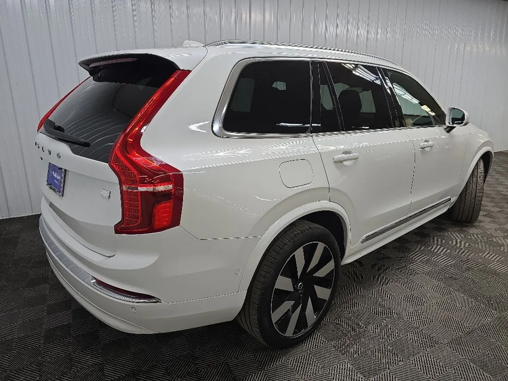 Used 2023 White Volvo Ultimate image 10