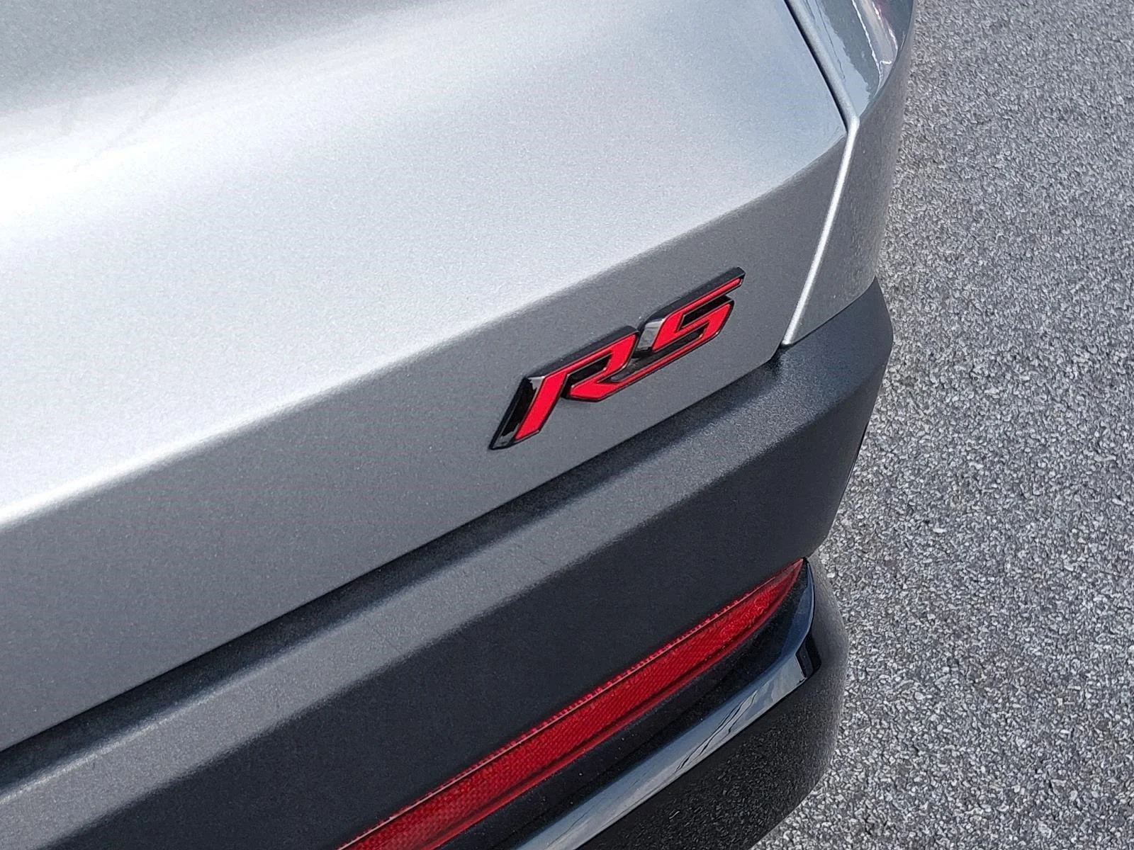 Used 2025 Sterling Gray Metallic Chevrolet AWD RS image 23